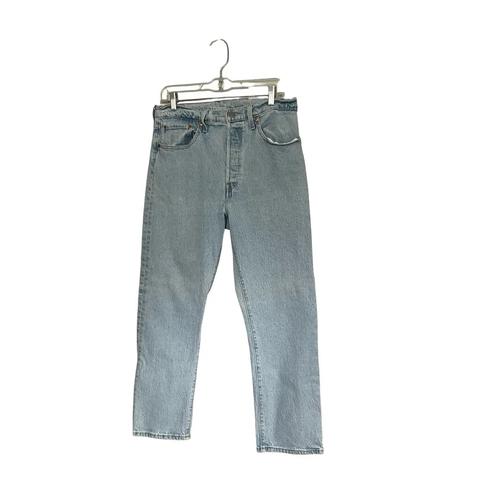 Levi's 501 Jeans Light Wash Straight Leg Denim Button Fly Cotton Size 31